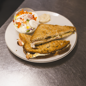 Croque witloof, kaas en ham